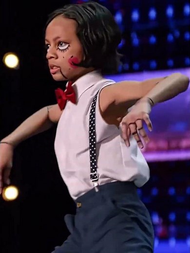 He Controls His Body Like a Puppet! 😱