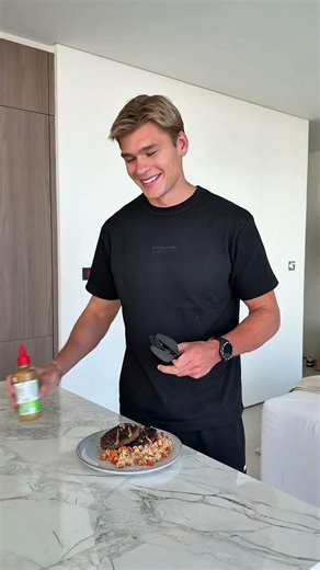 Everything i ate today! Everyday is different ofcourse! Should I film more of these? 🍌🫶🏼 #saffro