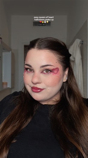 easy queen of hearts make up❤️🃏🥀👑 #makeup #makeuplook #queenofhearts #aliceinwonderland