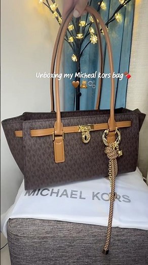 Michael Kors Hamilton Bag unboxing. Isit WorthIt? #michealkors#shoulderbags #suedebag #luxury #ootd