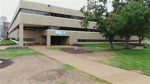 Missouri DESE, SLPS meet on path forward after accreditation change