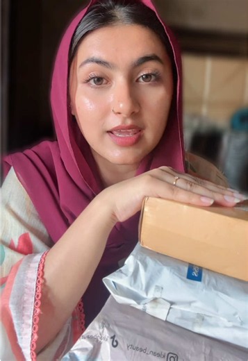POV: You turned your passion into something that actually pays you back. 🥹💗✨ From financial independence to PR packages, exciting brand collaborations & getting to try products from your favourite brands. 👀🪩 Content creation can open so many doors when you stay consistent. 🎀📦 And speaking of PRs, look what just arrived from @asradermofficial ! 🫶🏻💌 Their Birthday Sale is LIVE 🎂✨ Enjoy 15% OFF a FREE Body Mist, and use my exclusive code GHAZALA10 for an extra discount! 🛍️💖 Your sign to
