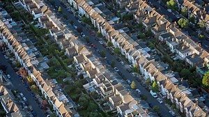 Little evidence of house price growth losing momentum, say surveyors