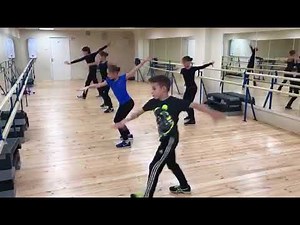 Alexandra Trusova, Anna Shcherbakova, Alena Kostornaya dance