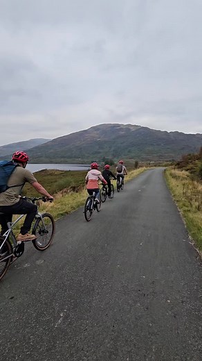 Autumn rides & Highland vibes! 🍂🚴‍♀️ Huge thanks to our awesome riders for our unforgettable guided bike tours through the stunning Scottish Highlands. So much fun! 🏴󠁧󠁢󠁳󠁣󠁴󠁿#HighlandAdventures #AutumnCycling #Edinburgh #Tourism #BikeTour #ExploreByBike #RideWithRickys #CyclingAdventures #BikeTravel #ExploreOnTwoWheels #GreenTourism #Scotland #Trossachs #Highlands #Marinbikes_gb #Marinbikes #Sustainability #foreveredinburgh
