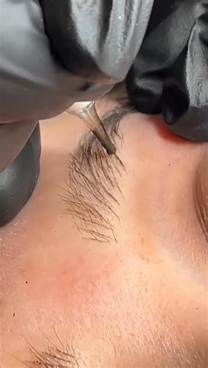 Ever wondered how machine hairstroke brows are created? 🤔 Each stroke is carefully placed with advanced digital technology to mimic natural hair growth — giving you soft, hyper-realistic brows that last. ✨ ✨ Treatment – Machine/Digital Brows ⏱️ Duration – 3 hours 📍 Where – Bishops Cleeve, Cheltenham 💷 Cost – £165 £65 top up (6–8 weeks) ⏳ Lasts – 12–18 months 📩 Book – DM, WhatsApp or email (link in bio) . . . . . . . . . #HairstrokeBrows #PMU #BrowEducation #permanentmakeup #browtapestry #che