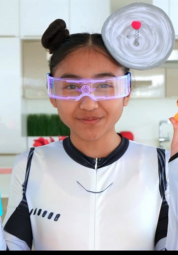 Robo Nanny. Kids vs the New Babysitter. #kidsromashow #kidsdianashow #romaanddiana #dianaandromasong #kidsshow