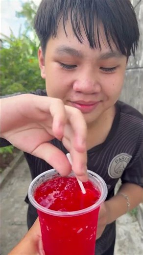 Ly kem tươi màu đỏ và các loại kẹo trái cây#shorts