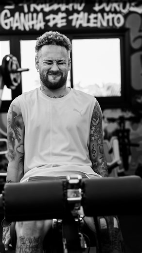 Neymar Jr on Instagram: "Eu obrigando meus amigos a passarem um pouco do que eu passo na fisioterapia 🤣😂"