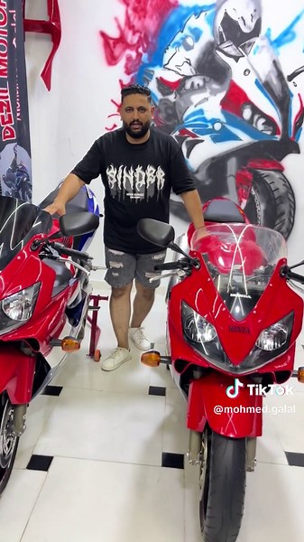 Explore the 2005 F4i Motorbike Experience