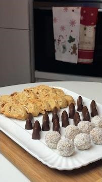 GG 398 - Dolcetti della Befana (gianduiotti, cantucci, tartufini)