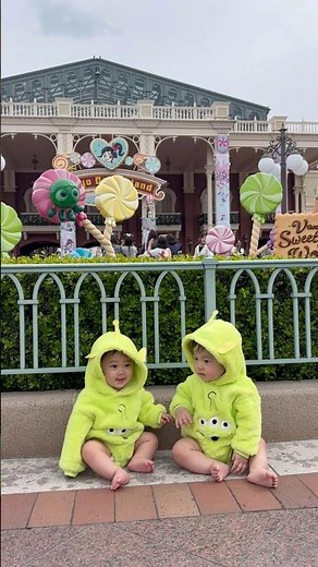 ディズニーデビュー👽👽💚#リトルグリーンメン #ディズニー #トイストーリー #赤ちゃん #greenarmymen