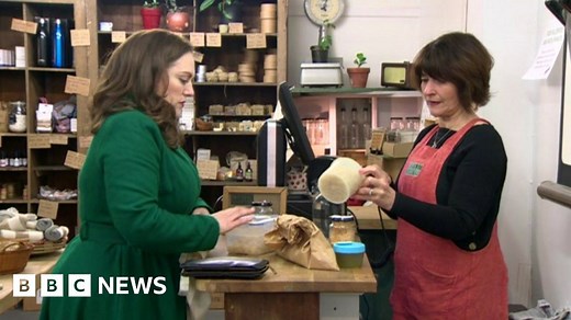 Plastic-free: Living with 'zero waste' for a week