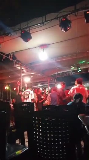 Keceriaan Keluarga di Pulau NTT