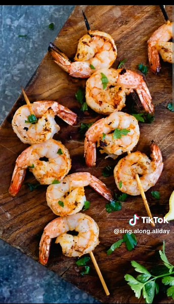 Whats your favorite food on a Stick? #singalongifyouwouldeatit #singalongallday #4u #greenscreen #fyp #follow #singalong #singalongifyouwouldeat #singalongallday #foodonastick @Popsicle @Jimmy Dean @Grillo’s Pickles @SpongeBob