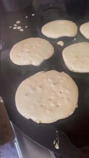 Scotch pancakes #pancakes #toppings #scottish #dropscones #griddleplate #bake #pfasfree #seasoned