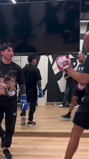 Ryan Garcia working with world class trainer Derrick James 🔥