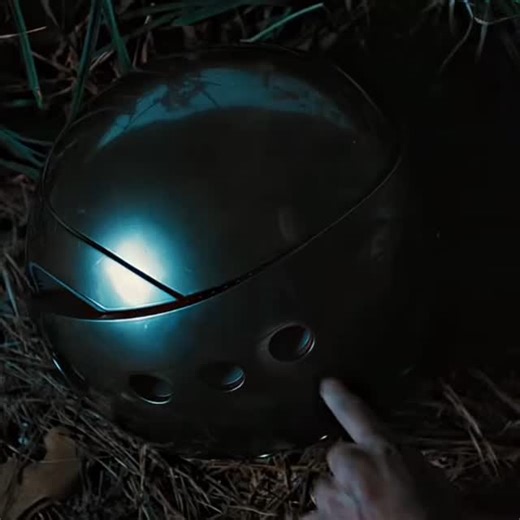 Aiglem Studio on Instagram: "When you and the neighborhood watch find something way above your pay grade. 👽🤯 Never touch the glowing alien sphere! The reaction shots alone make this scene worth rewatching. What's your favorite goofy sci-fi comedy? If this made you jump, send a supportive #AudienceGift! 🎁 #TheWatch #BenStiller #VinceVaughn #AlienArtifact #SciFiComedy #MovieClips"