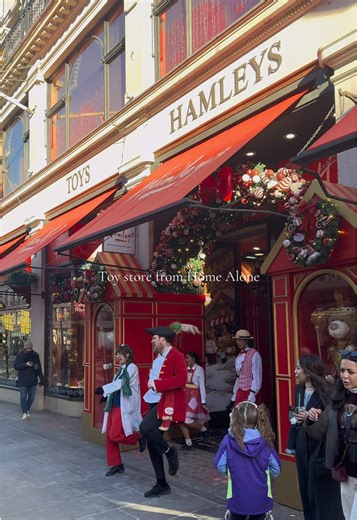 Exploring the Iconic Toy Store from Home Alone