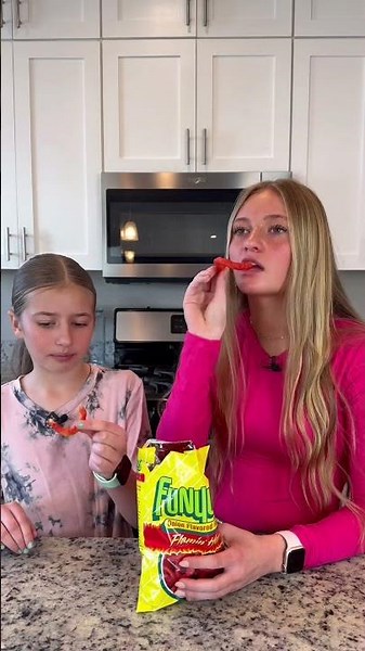 Reviewin’ Flamin’ Hot Funyuns! #hotfood