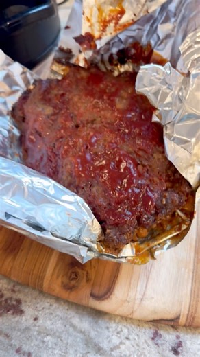 French Onion Meatloaf https://aldentediva.com/crockpot-french-onion-meatloaf/ | Al Dente Diva Food & Recipes