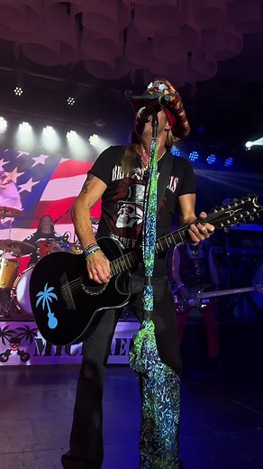 Bret Michaels Band Rock Concert Experience