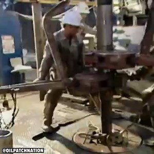 That time Mike Rowe tried roughnecking 😂👌🏼 | Oilpatch Nation