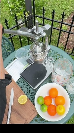 Manual Cast Iron Hand Press Juicer Review | Orange & Pomegranate Citrus Squeezer