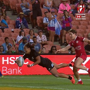 "This is what you play for!" 🏆 Throwback to when NZ Sevens put on a show in Hamilton at the 2020 Women's final! 🤩 #HSBC7s | #NZ7s | World Rugby Sevens