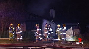Explosions have been heard as large flames engulfed a home in Frankston. Story: https://yhoo.it/2Kdd9SK #7News | 7NEWS Melbourne