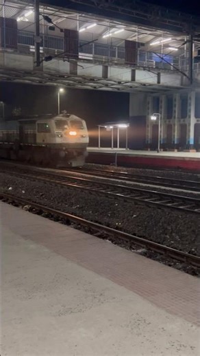 Goods train | Hybrid locomotive #wdg4 #locomotives #hybridengine #goodstrain #wagon #trainsounds