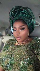 This was my initial plan for the 90th birthday of Baba Adebutu Kensington’s birthday until the dress say NO na iro and buba i go wear go ……… cos the blouse caging was excess and when i sit it will show , for someone like me that pays attention to details i won’t be comfortable so i switched things up and it even 🔥 go🔥🔥🔥🔥 i looked like money bag 💰 Fabrics : @ranus_fabrics hers sales is starting Nov 1st through 30th Makeup: @zizzled_glam u goooooood Jewelry: @lush_jewels hairstylist: @styleb