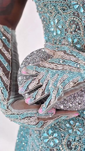 39K views · 1K reactions | Cheers to 22  Of course I have a gift for you ! For 22 hours my 5 day mentorship will be $22 ! However it starts tonight so you have to get your spot now ! Comment “BDAY” to lock in and let me mentor you live on digital marketing + how to make 100k+ & real estate investing  Dress @casze_ | Ariel Pryor | Facebook