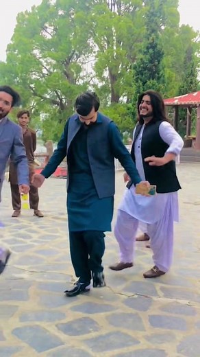 Kiss Kiss Pashto Song by Khizar Abbottabadian