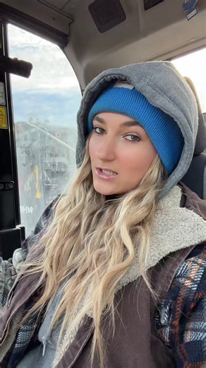 freezing out here in FI #fyp #demobarbie #bluecollar #demolition