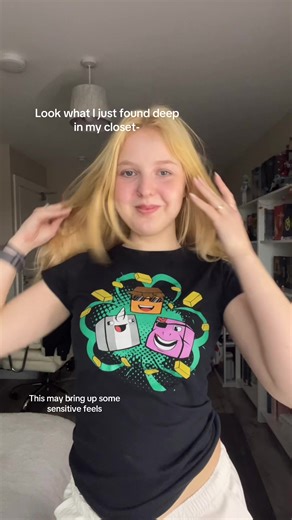 Skydoesminecraft mention 😲 I can’t believe I still have their old merch 😭 #minecraft #skydoesminecraft #nostalgia #oldminecraft #minecraftyoutuber