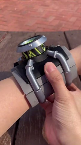 Ben 10 Omnitrix Prop – First Edition (spring-loaded Pop-up) - Etsy