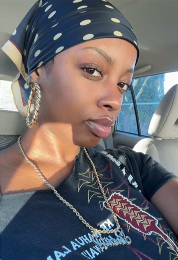 the hg said I give cool aunty vibes and yk what fck yea