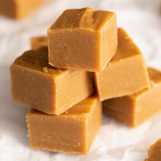 This ultra-delicious peanut butter fudge recipe is beyond easy to make and simply melts in your mouth for an amazing salty-sweet treat. | Preppy Kitchen