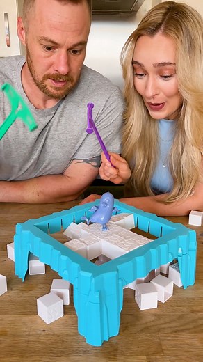 Tap fast, but not too fast 🐧 | Hasbro Games