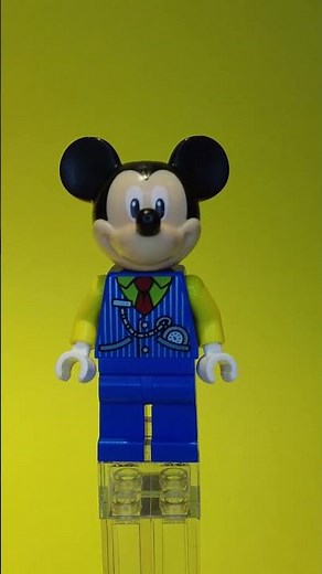 LEGO Disney - Mickey Mouse Blue Vest LEGO Minifigure Showcase - DIS085