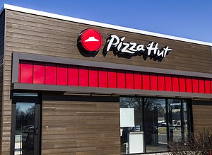8 Secrets Pizza Hut Doesn’t Want You to Know