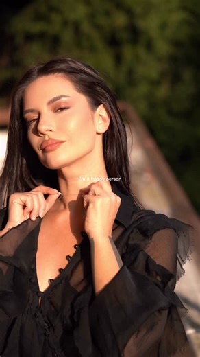 Maria's Ladybugs - Accessories on Instagram: "Floating pendant ❤️🐞delicate 🤍 Foarte important: închiderea colierului se face printr-o cheiță clasică din argint și 2 închideri de tip za-lanț 2 cm- za. 🐞❤️ Pandantivele se pot realiza în orice formă, cu orice gravură, respectând diametrul de 10mm. ❤️🐞 Colierul “Floating pendant” este realizat pe o guta transparentă, extrem de rezistentă la port continuu. ❤️🐞 #făuriteînRomânia🇷🇴 #mariasladybugs #accessories #custom #love #jewelry #wearethelad