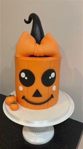 Spooky Sweet! 🎃 Halloween Pumpkin Birthday Cake Transformation 👻🍰