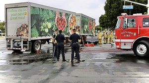 Major crash closes intersection on Rice Avenue in Oxnard