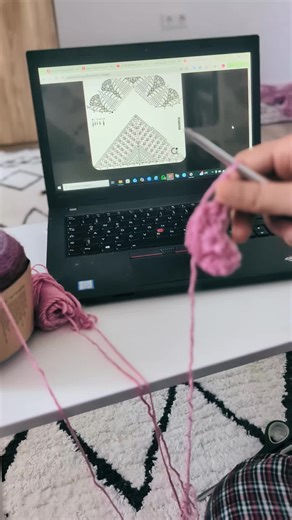 How to Create a Crochet Triangle Shawl Easily