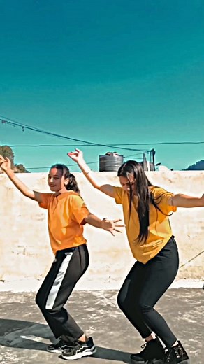 dixaa on Instagram: "Literally i don't understand a single word of this song沈♥️"