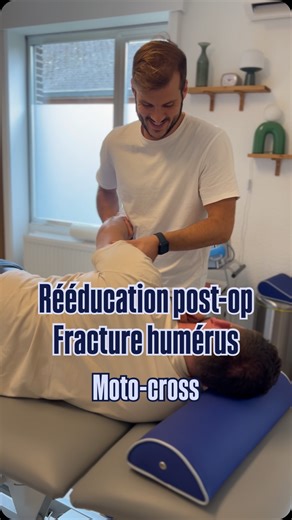 💥 Post-fracture humérale après une chute en motocross ! Le travail reprend petit à petit 💪 🦴 Objectif du jour : redonner de la mobilité et de la fonction à l’épaule ➡️ Mobilisations scapulaires ➡️ Thérapie manuelle guidée ➡️ Mobilisation dans les différents plans 🎯 L’objectif : retravailler le bon fonctionnement du complexe de l’épaule tout en évitant les compensations 🤝 #kine #mpkine #reeducation #epaule #fracture #motocross | MP-Kiné