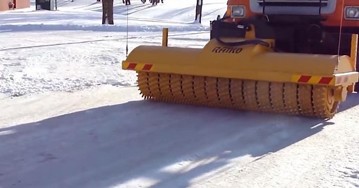 MnDOT shows off prized 'ice breaker' machine