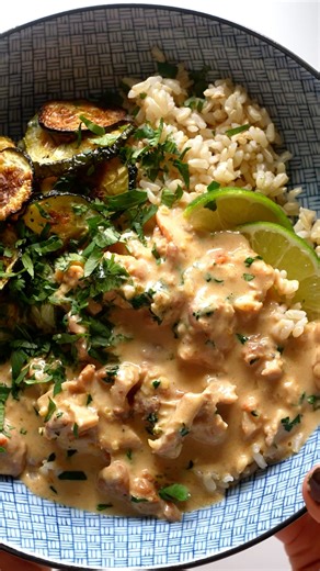 Fresh, flavorful, and comforting, Lemongrass Chicken with Rice and Zucchini is a true dinner all-star! | Pinch of Yum
